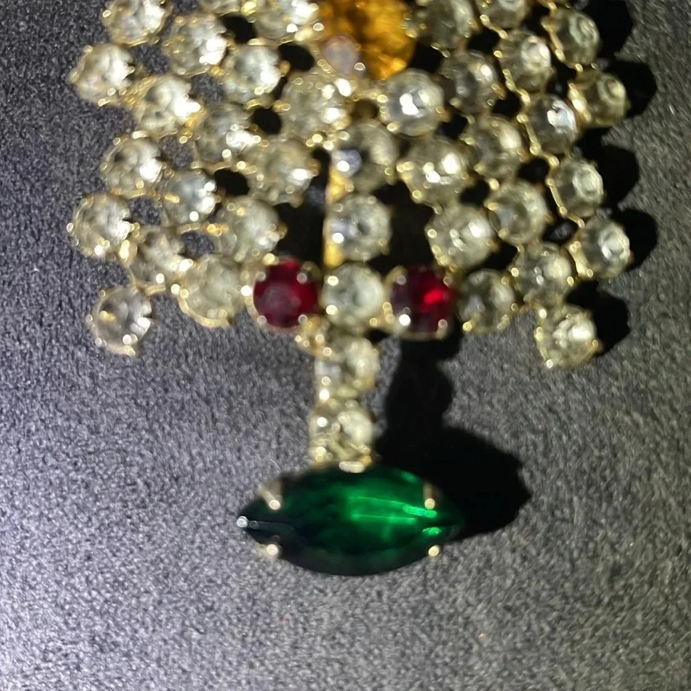 Vintage prob rhinestones Christmas tree brooch